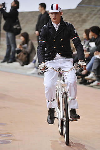Moncler Gamme Bleu / - 2011